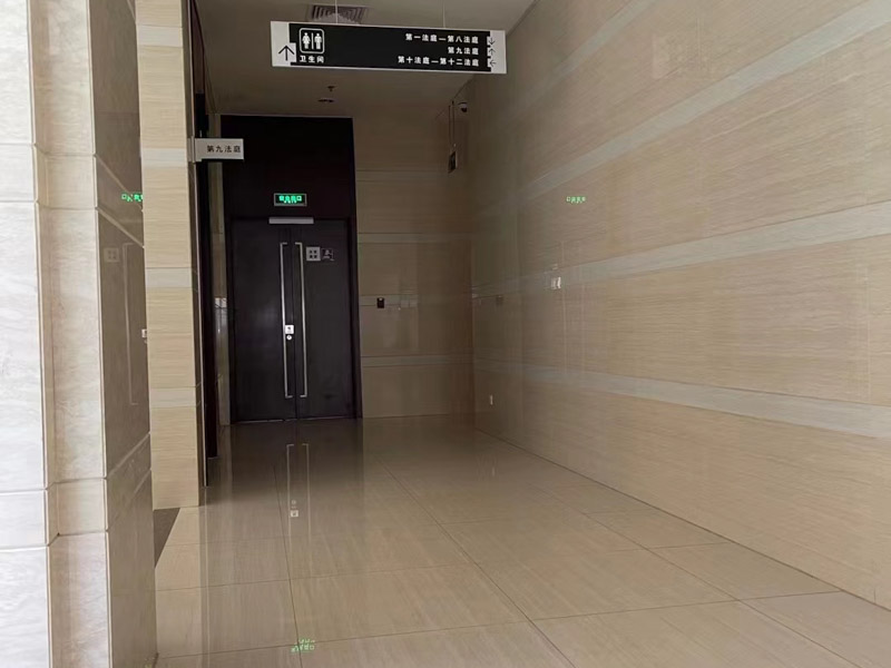 上海知名刑事律師所來講講臨時搬運工竊取鐵路托運物資構成盜竊罪還是職務侵占罪