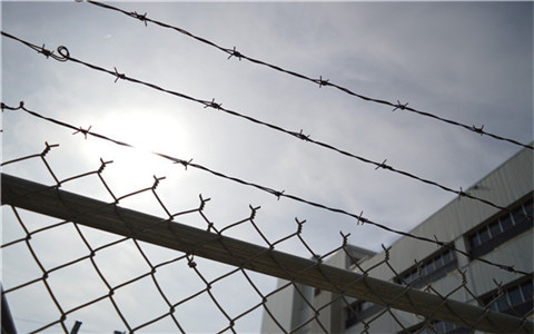 上海刑事案件厲害律師答老賴最長可以拘留多久