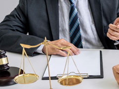 <b>黃浦區(qū)刑事律師解讀經(jīng)濟犯罪從犯的量刑問題</b>